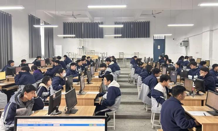 许昌市第八中学开展新学期心理健康测评工作.jpg